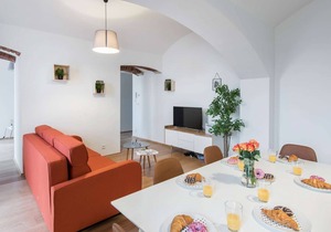 Brand new reconstructed building at walking distance from Prague center