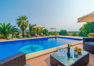 Can Claret - Four Bedroom Villa, Sleeps 8