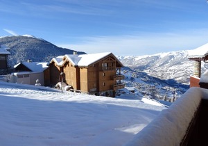 Charming 4-Room Apartment for 8 in Vallandry, Ski-in/Ski-out, Great View
