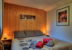 CHARMING APARTMENT IN INDIVIDUAL CHALET