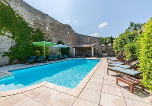 Coquelicot-Luxury accommodation with heated pool & A/C in former vigneron estate