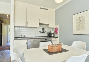 Cozy 50 m² vacation apartment for 4 people and dog, with balcony and parking space.