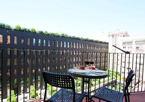 Diagonal B - Two Bedroom Apartment, Sleeps 6