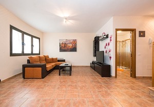 Family House in Cruce de Arinaga