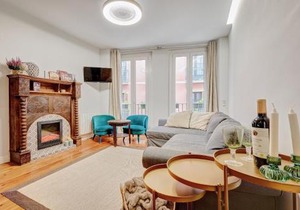 Heart of Pamplona Apartments IV by clabao