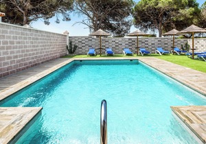 Holiday Home "Casita Torre de Meca 1 Piscina" with Pool, Terrace & Garden