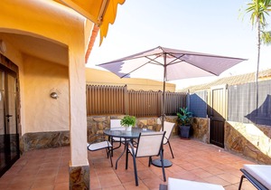Homerez - Nice bungalow 1 km away from the beach for 5 ppl. with shared pool