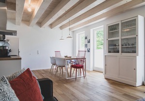 "Ideal family vacation: Comfortable vacation apartment with garden near the sea"