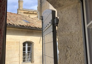 L'Inattendu, an air-conditioned haven of peace in the heart of the historic center, with a view