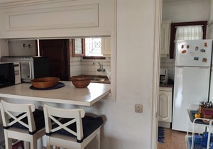 Lovely 2 Bedroom Bungalow With Parking