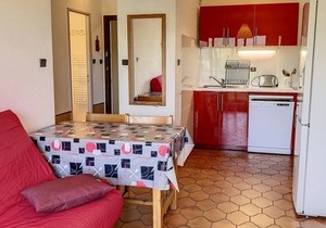 Lovely renovated T2 in La Favière, near beaches and shops, private parking