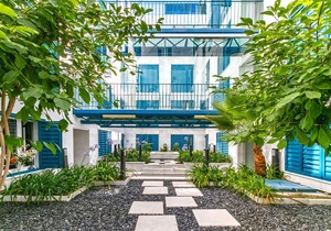 Luxury 2BD apartment in old town. San Agustin II