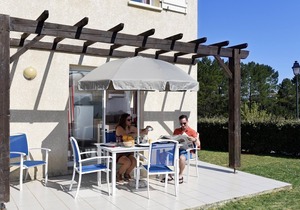 Maisonnette Avec Accès 2 Piscines