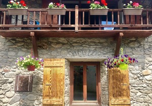 Marmotte Mountain Manor - Historical Chalet from 1668