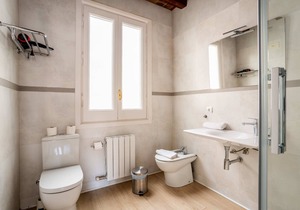 Modern 4 bedroom for 10 guests by Paseo de Gracia
