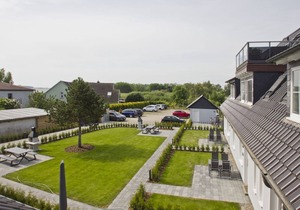 Modern vacation apartment with private terrace - Haus Inselwind FeWo MEERzauber -