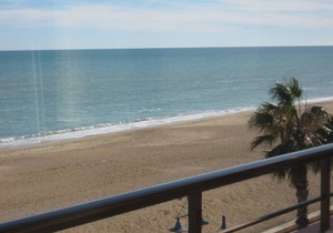 Peñíscola Beachfront WiFi Rental Air Conditioning Parking 2nd floor