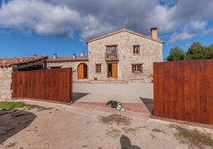 Pretty Farmhouse in Sant pau de la Guardia-El Bruc with Pool