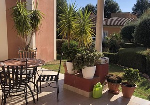 Single storey house of 115 m2 located in golf