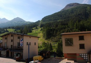 Spacious apartment 5 ppl with balcony and wifi in Lanslebourg
