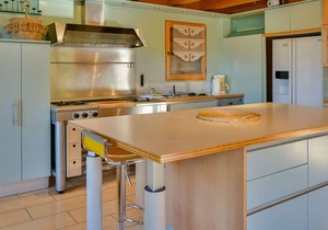 Spacious independent chalet, 18 people, 7 bedrooms, WiFi, near shops!