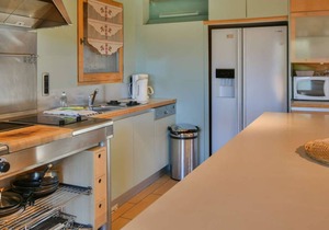 Spacious independent chalet, 18 people, 7 bedrooms, WiFi, near shops!