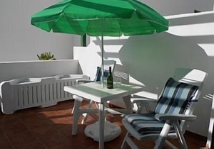 Spacous ground Floor 2 Bedroom Apartment With Views Of Town And Sea