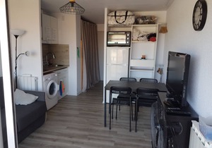 Studio .800 m from the beach