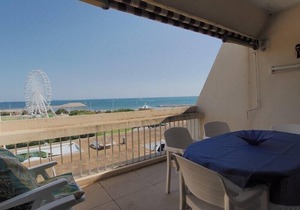 STUDIO SLEEPS 2 WITH DIRECT ACCESS TO THE BEACH AND PARKING | LA GRANDE MOTTE