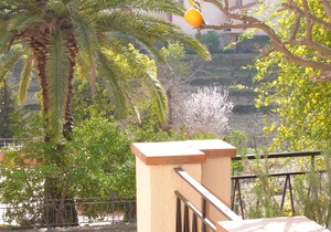 Sunny apartment 52m2 large terrace garage, beach 5min walk