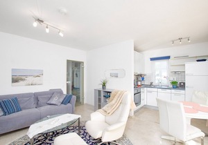 The stylish and very tasteful 53 m² apartment is located in a