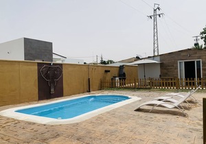 VILLA WITH PRIVATE POOL AND BALINESA BED FOR 7 PEOPLE