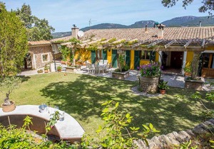 Villa with impressive views in Esporles