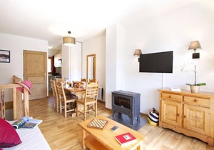 Wifi, ski-in/ski-out & foot of the slopes, fitness, swimming pool, terrace, balcony, tv, ski locker
