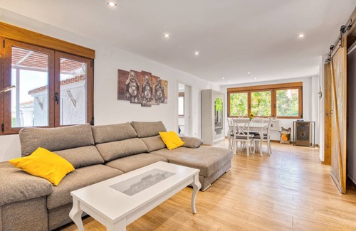 Macastre Apartment | 100 m² Apartment ∙ 1 bedroom ∙ 3 guests