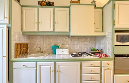 Saint-Jean-du-Bruel Apartment | 100 m² Apartment ∙ 1 bedroom ∙ 2 guests