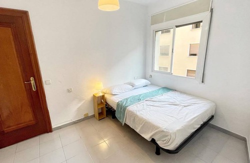 Sants-Badal Resort | 100 m² Private room ∙ 1 bedroom ∙ 2 guests