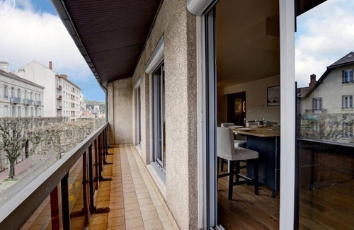 Saint-Chamond Apartment | 105 m² Apartment ∙ 3 bedrooms ∙ 6 guests
