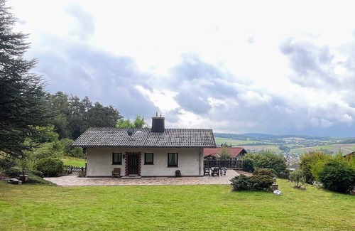 Rengshausen House | 105 m² House ∙ 4 bedrooms ∙ 7 guests