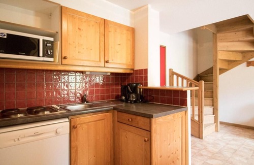 Val Cenis Apartment | 10m from ski slopes, 2nd floor, view mountain, balcony, parking, tv, ski locker, 64m², Val Cenis