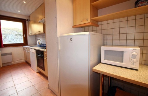 Tignes le Lac Apartment | 10m from ski slopes, 2nd floor, view lake, balcony, tv, ski locker, 53m², Tignes