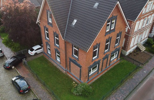 Wolthusen Apartment | 118sqm - Old building apartment - With river view - 2SS/1BR/1WZ - Charming old building apartments