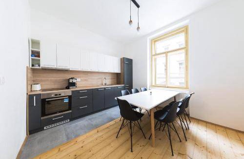 Zizkov Apartment | 120 m² Apartment ∙ 3 bedrooms ∙ 8 guests