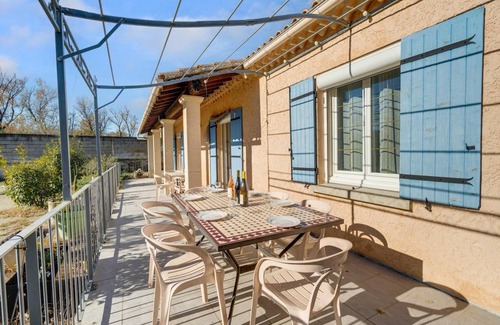 Sauveterre House | 120 m² House ∙ 3 bedrooms ∙ 6 guests