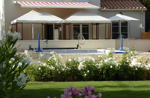 Paradou House | 125 m² House ∙ 3 bedrooms ∙ 6 guests