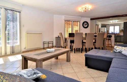 Saint-Laurent-La-Vernede Villa | 135 m² Villa ∙ 4 bedrooms ∙ 10 guests