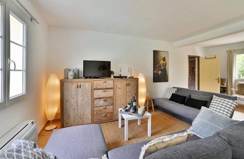 Saint-Paulet-de-Caisson House | 130 m² House ∙ 5 bedrooms ∙ 14 guests