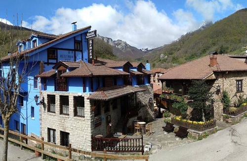 Espinama Bed & Breakfast | 16 m² Bed and breakfast ∙ 3 guests