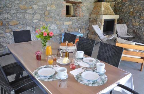 Voto House | 175 m² House ∙ 4 bedrooms ∙ 8 guests