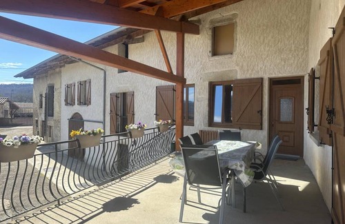 Bohas-Meyriat-Rignat House | 178 m² Gîte ∙ 3 bedrooms ∙ 6 guests